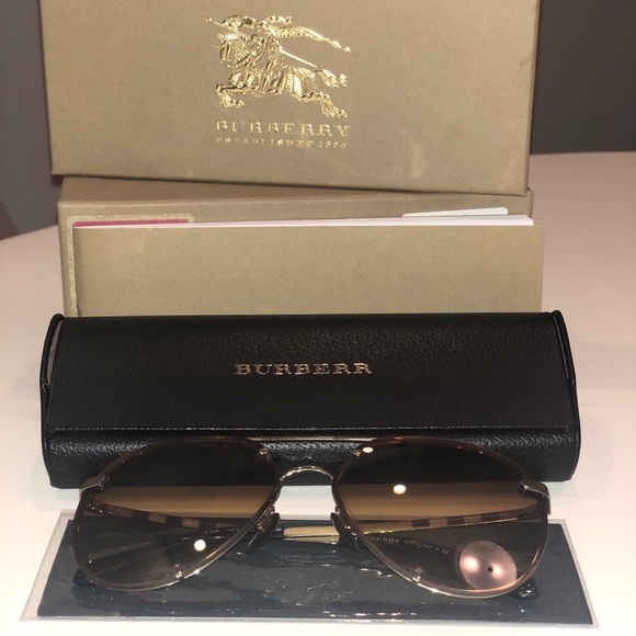 ** BRAND NEW** Burberry Sunglasses - Picture 8 of 8